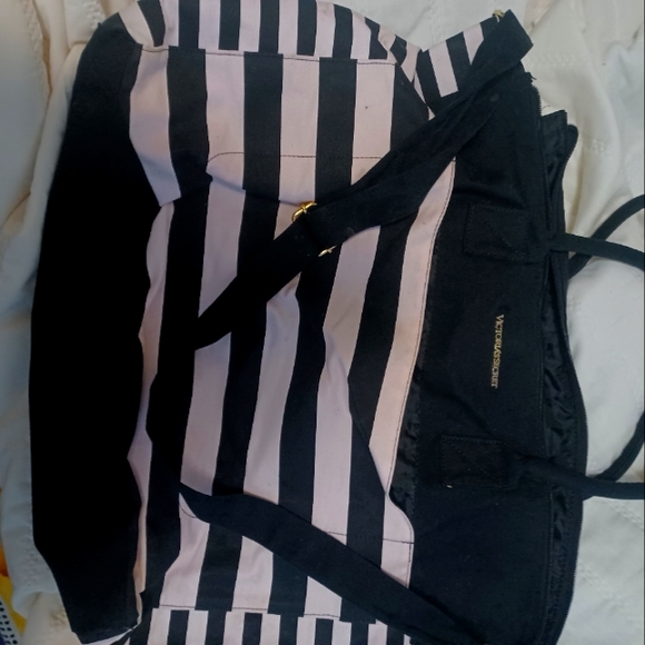 💥VS Weekender💥 - Picture 2 of 5